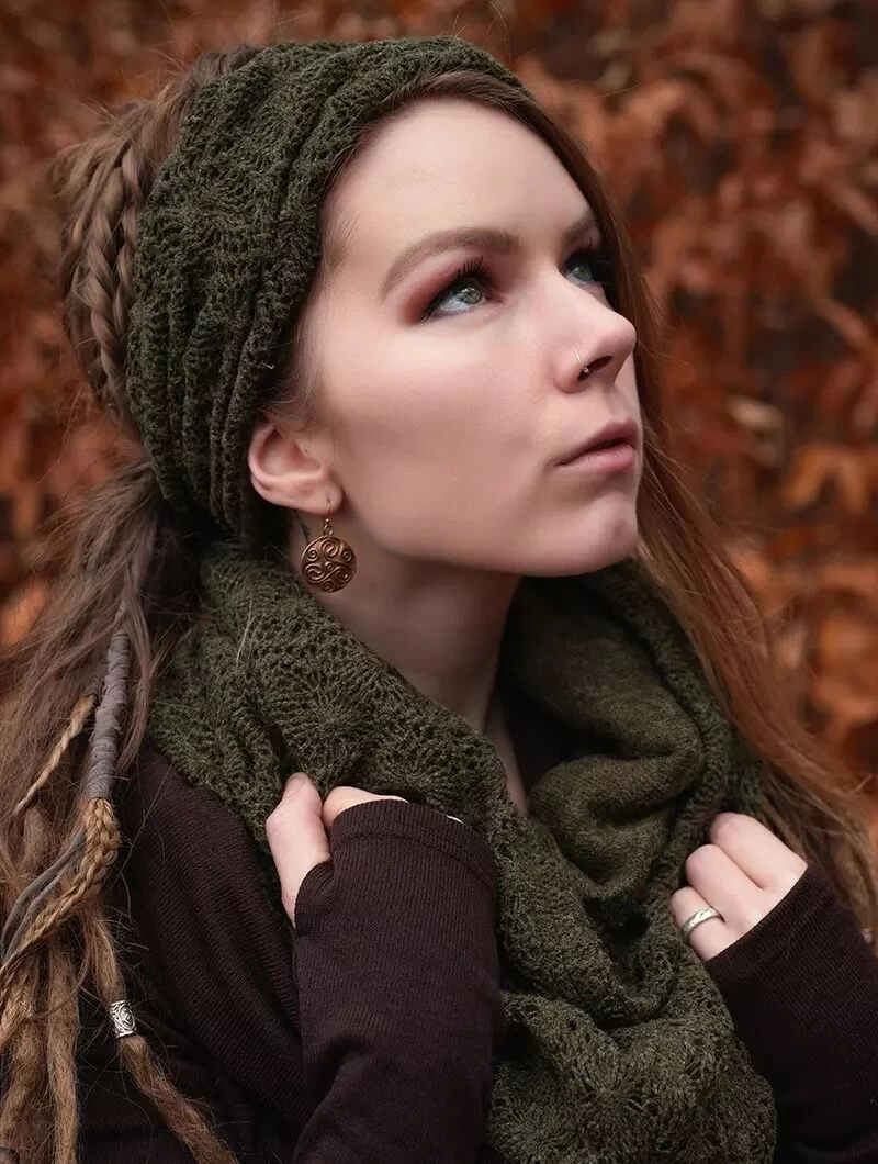 Bandeau En Crochet "Aikköo", Vert Kaki 2 Bandeau En Crochet "Aikköo", Vert Kaki – Image 2