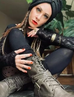 Bonnet à Perle "Aslany", Noir 8 Bonnet à Perle "Aslany", Noir -Magasin De Vêtements Pour Femmes bonnet a perle aslany noir p image 337288 grande