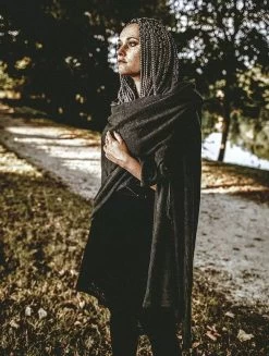 Cape à Capuche "Danae", Gris 9 Cape à Capuche "Danae", Gris -Magasin De Vêtements Pour Femmes cape a capuche danae gris p image 334085 grande