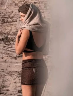 Ceinture "Feathers", Tissus Noir Et Perles Dorées 12 Ceinture "Feathers", Tissus Noir Et Perles Dorées -Magasin De Vêtements Pour Femmes ceinture feathers tissus noir et perles dorees p image 325467 grande