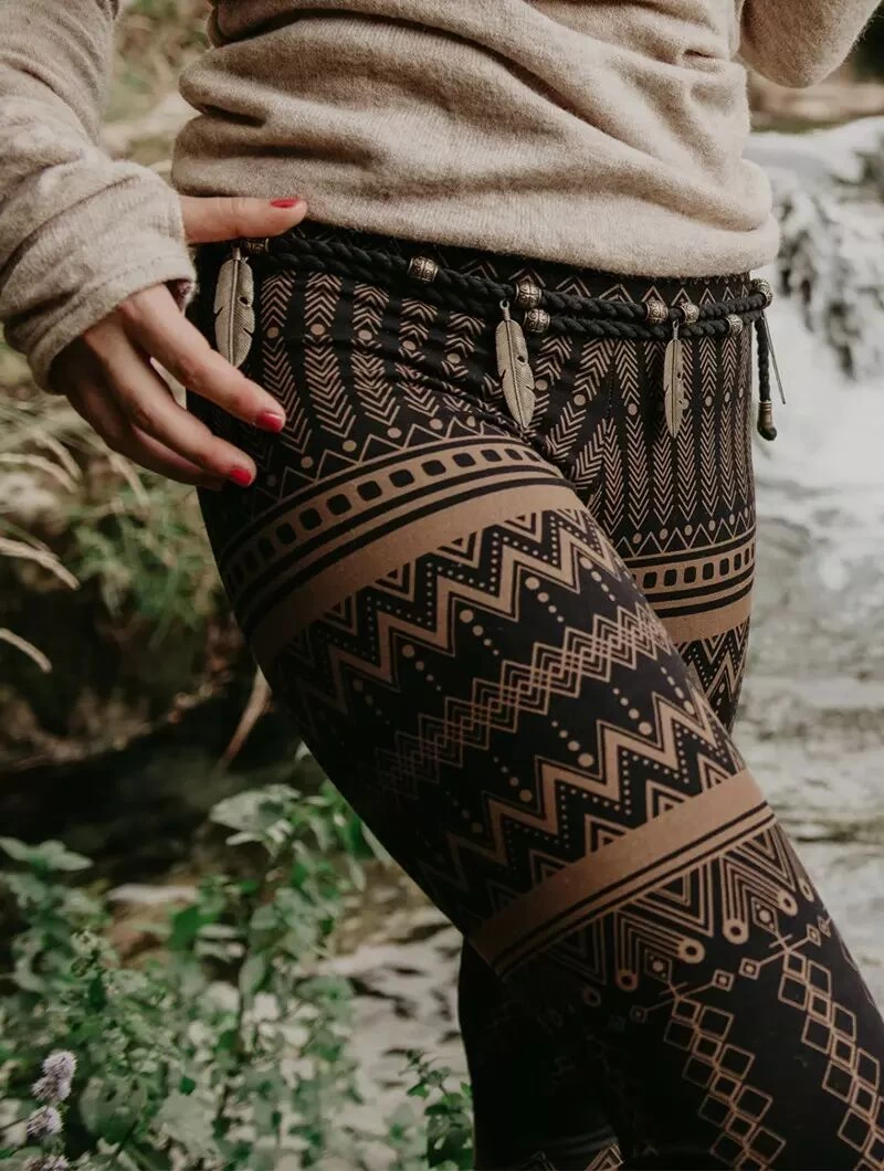 Ceinture "Feathers", Tissus Noir Et Perles Dorées 4 Ceinture "Feathers", Tissus Noir Et Perles Dorées – Image 4