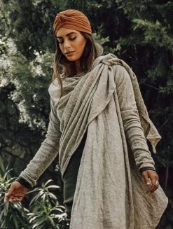 Gilet Châle à Capuche Et Manches Longues "Danaeriz", Beige -Magasin De Vêtements Pour Femmes chale danaeriz beige p image 330752 grande