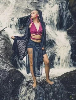 Gilet Châle En Crochet à Capuche Et Manches Longues "Danaeriz", Noir -Magasin De Vêtements Pour Femmes chale en crochet danaeriz noir p image 322034 grande