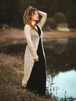 Gilet Long En Crochet "Boheme", Beige -Magasin De Vêtements Pour Femmes gilet long en crochet boheme beige p image 348244 grande