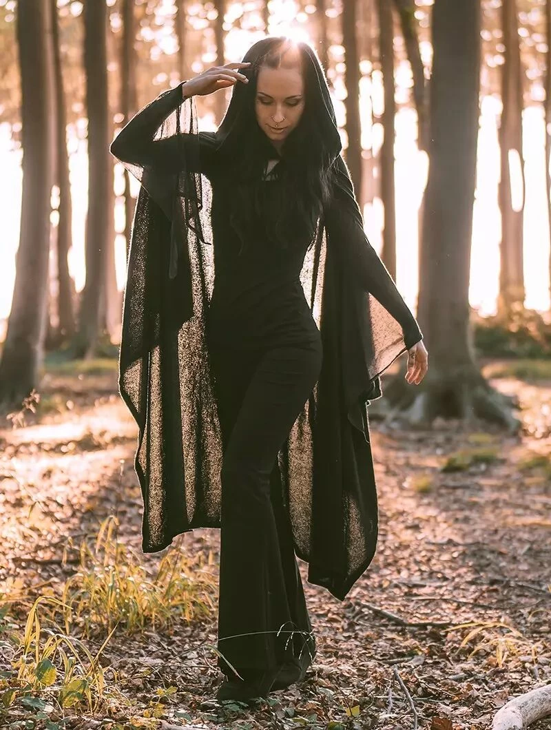 Longue Cape à Capuche "Danäa", Noir 2 Longue Cape à Capuche "Danäa", Noir – Image 2