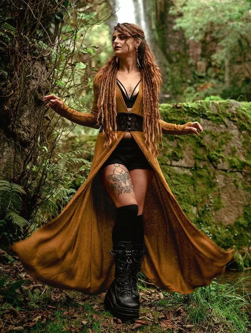 Maxi Gilet Avec Détail Crochet "Boho", Rouille 2 Maxi Gilet Avec Détail Crochet "Boho", Rouille – Image 2