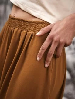 Pantalon Large évasé "Booh", Ocre -Magasin De Vêtements Pour Femmes pantalon large evase booh ocre p image 333973 grande