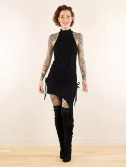 Robe Asymétrique à Col Licou "Yuna", Noir