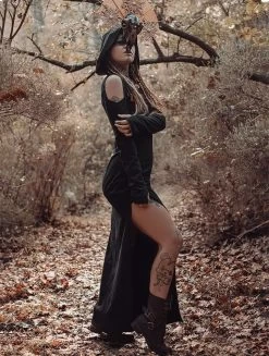 Robe Longue Fendue à Capuche Et épaules Dénudées "Yanta", Noir -Magasin De Vêtements Pour Femmes robe longue fendue a capuche et epaules denudees yanta noir p image 337279 grande