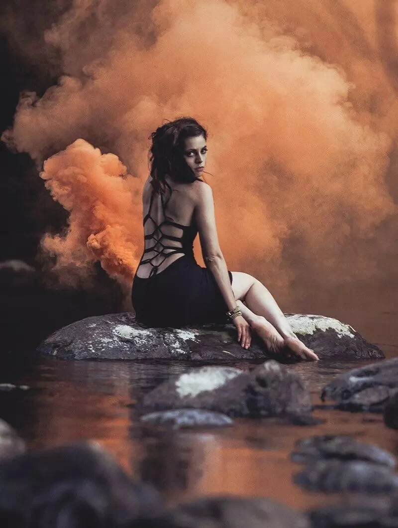 Robe Longue Fendue à Dos Nu "Sunee", Noire 6 Robe Longue Fendue à Dos Nu "Sunee", Noire – Image 6