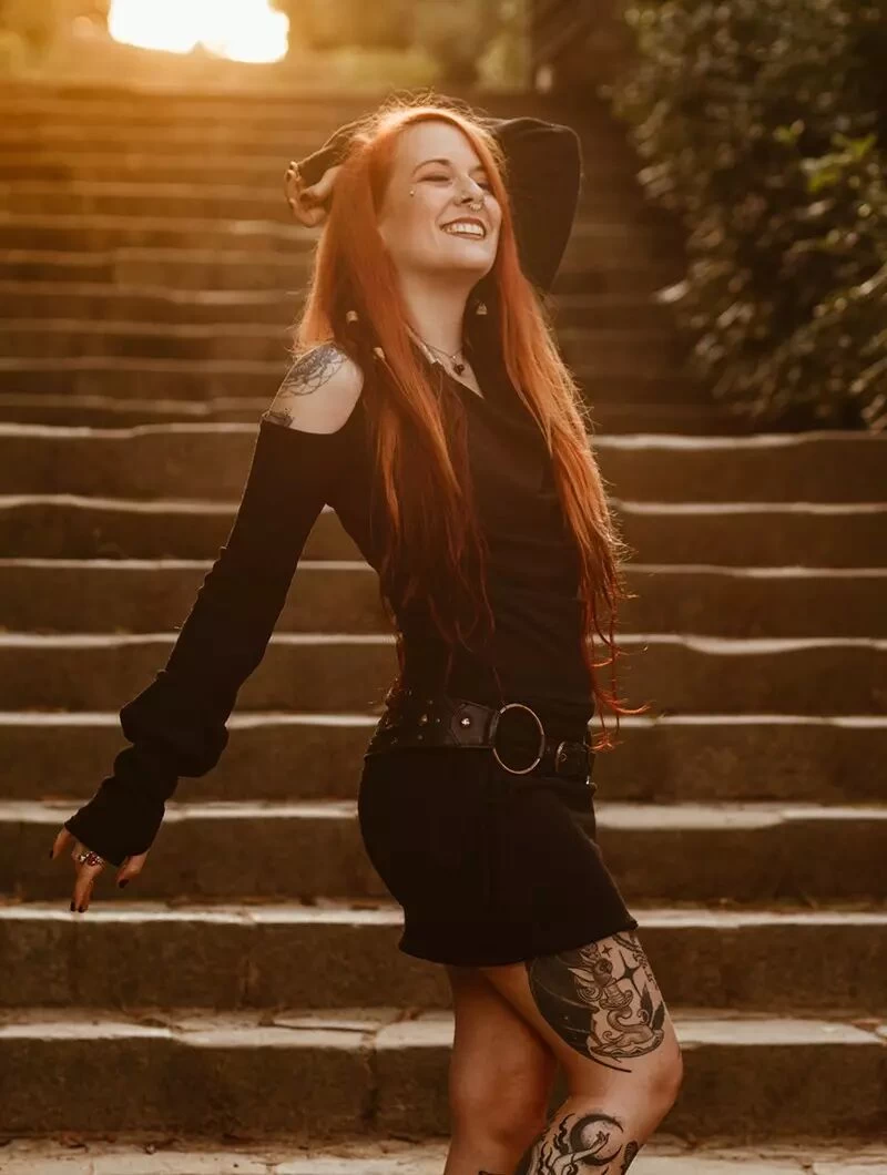 Robe Pull épaules Dénudées "Elixir", Noir 6 Robe Pull épaules Dénudées "Elixir", Noir – Image 6