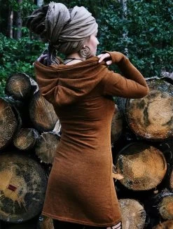 Robe Pull à Capuche "Karmäa", Rouille