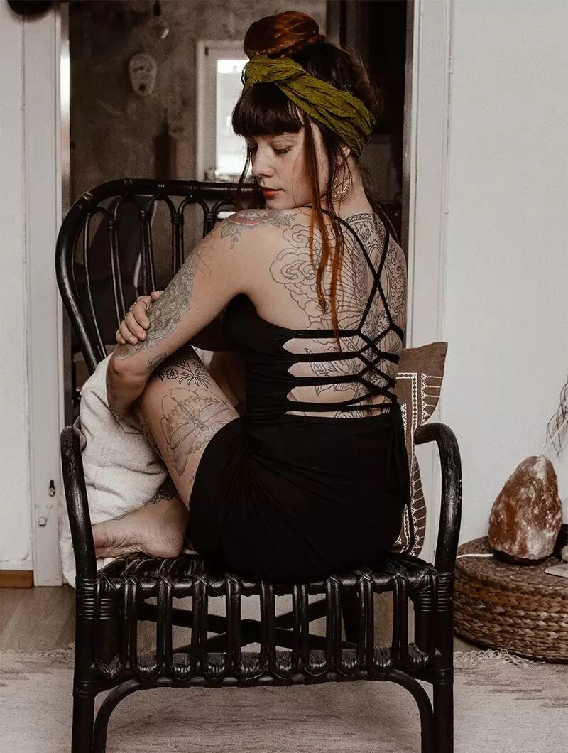 Robe Courte Dos Nu "Sunee", Noir 1 Robe Courte Dos Nu "Sunee", Noir