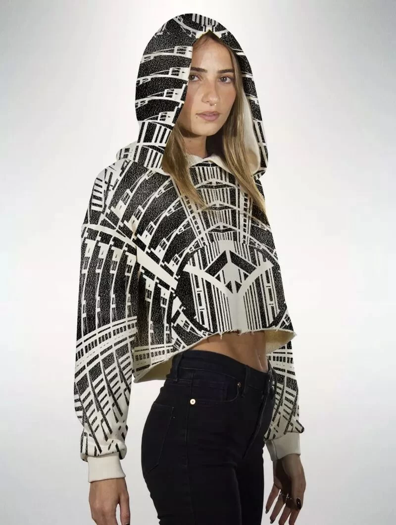 Sweat Crop Top à Capuche "Metropolis", Blanc Crème Imprimé Noir 1 Sweat Crop Top à Capuche "Metropolis", Blanc Crème Imprimé Noir
