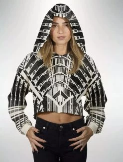 Sweat Crop Top à Capuche "Metropolis", Blanc Crème Imprimé Noir 5 Sweat Crop Top à Capuche "Metropolis", Blanc Crème Imprimé Noir -Magasin De Vêtements Pour Femmes sweat crop top a capuche metropolis blanc creme imprime noir p image 347224 grande
