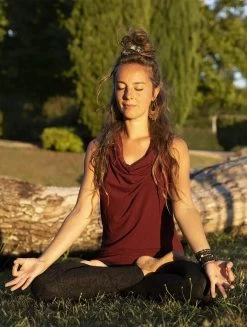 Top Sans Manches à Col Bénitier "Nephilim", Bordeaux 11 Top Sans Manches à Col Bénitier "Nephilim", Bordeaux -Magasin De Vêtements Pour Femmes top col benitier nephilim bordeaux p image 333739 grande