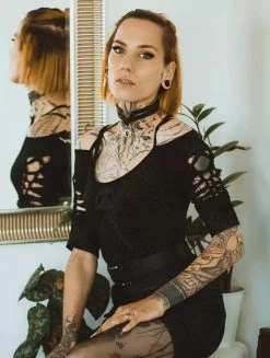 Top Imprimé à Manche 3/4 Et Dos Découpés Et Tressés "Sedna Africa", Noir